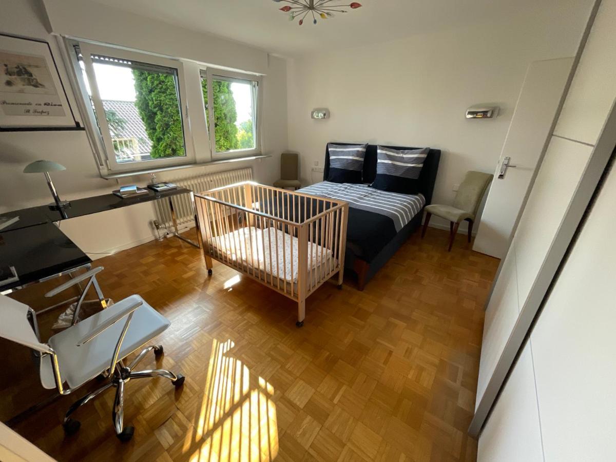 Appartement Region Esslingen - Naehe Messe - Flughafen - Stuttgart - Wohnen Und Arbeiten Auf Zeit In 120M2 Wohlfuehlatmosphaere - Ab 3 Uebernachtungen - Geeignet Fuer 4 Pers Incl Kinder - Beistellbett Moeglich - Kinder Und Tiere Willkommen - Garage F Altbach Buitenkant foto